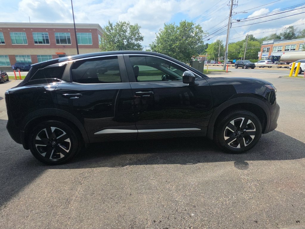 Certified 2025 Nissan Kicks SV AWD/4WD image 7