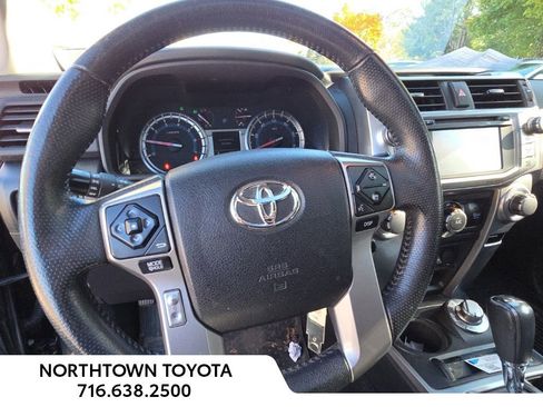 Used 2017 Toyota 4Runner SR5 Premium image 15