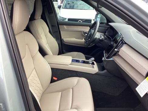 Used 2026 Volvo XC90 B6 Plus w/ Protection Package Premier AWD/4WD image 21