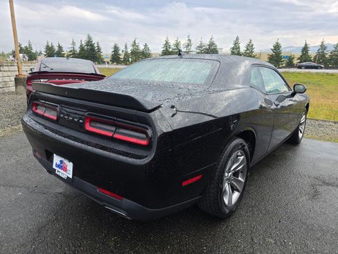 Used 2017 Dodge Challenger SXT w/ Sound Group image 4