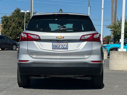 Used 2019 Chevrolet Equinox LS FWD image 5