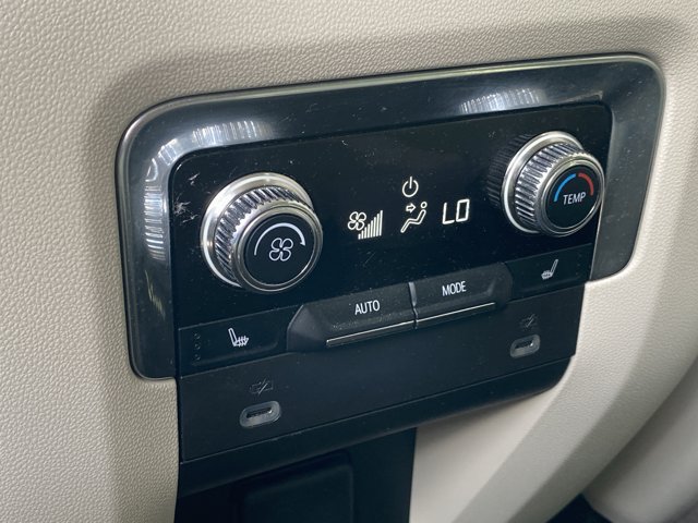 Used 2024 GMC Yukon XL Denali AWD/4WD image 14