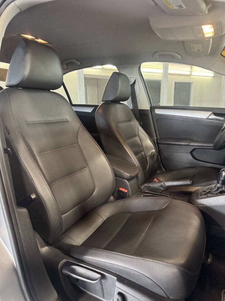 Used 2014 Volkswagen Jetta SE FWD image 6