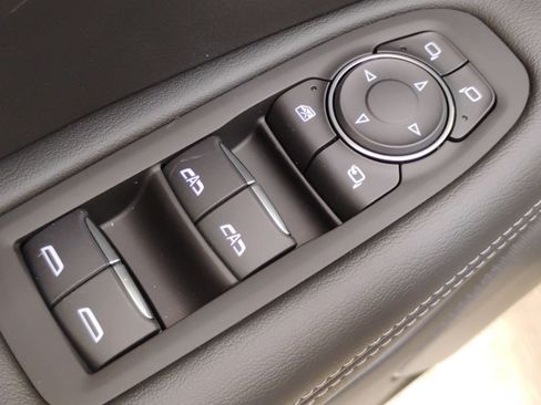 New 2025 Cadillac XT6 Luxury image 34