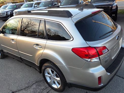 Used 2014 Subaru Outback 2.5i Limited image 10