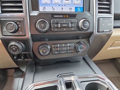 Used 2019 Ford F150 XLT w/ Equipment Group 302A Luxury image 20