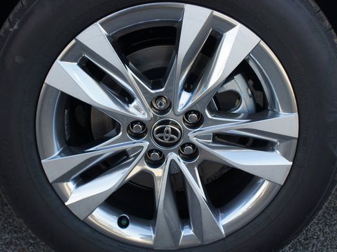 Used 2026 Toyota Sienna Limited AWD/4WD image 23
