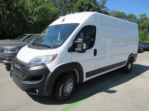 Used 2025 RAM ProMaster 2500 w/ Convenience Group image 2