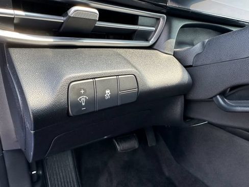 Used 2024 Hyundai Elantra SEL FWD image 16