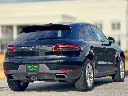 Used 2017 Porsche Macan image 11