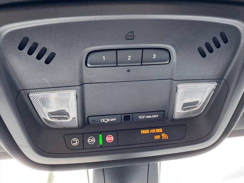 Used 2022 Chevrolet Traverse LT AWD/4WD image 29