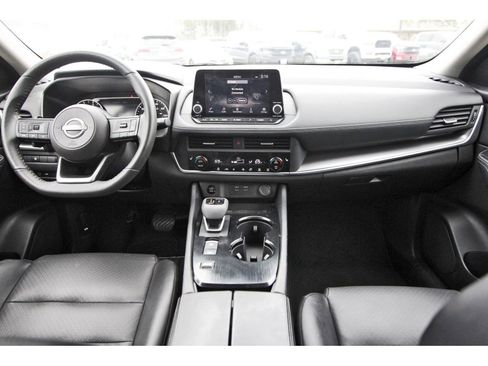 Used 2024 Nissan Rogue SV w/ SV Premium Package image 10