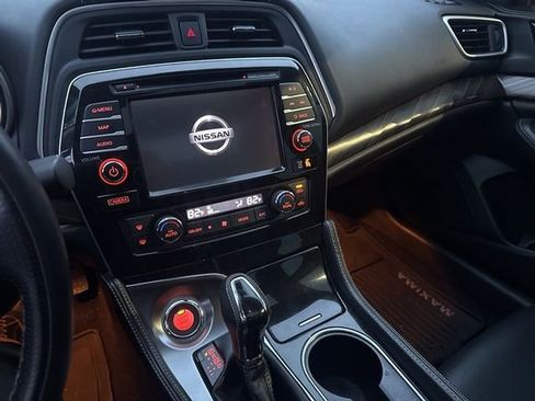Used 2016 Nissan Maxima Platinum w/ Interior Lighting Package image 12
