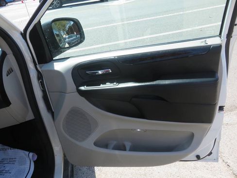 Used 2013 RAM C/V Tradesman FWD image 23