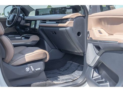 Used 2026 Lincoln Navigator L Black Label AWD/4WD image 10