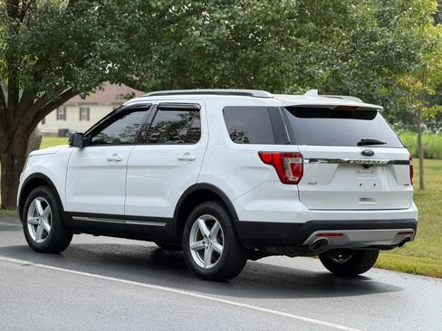 Used 2016 Ford Explorer XLT AWD/4WD image 7
