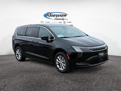 New 2027 Chrysler Pacifica Select w/ Family Tech Group AWD/4WD image 7
