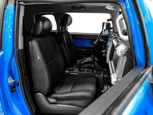 Used 2007 Toyota FJ Cruiser 4WD w/ Upgrade Pkg 2 image 32