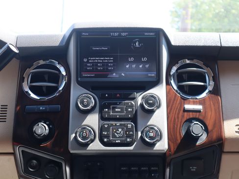 Used 2015 Ford F350 Lariat w/ Lariat Interior Package AWD/4WD image 14
