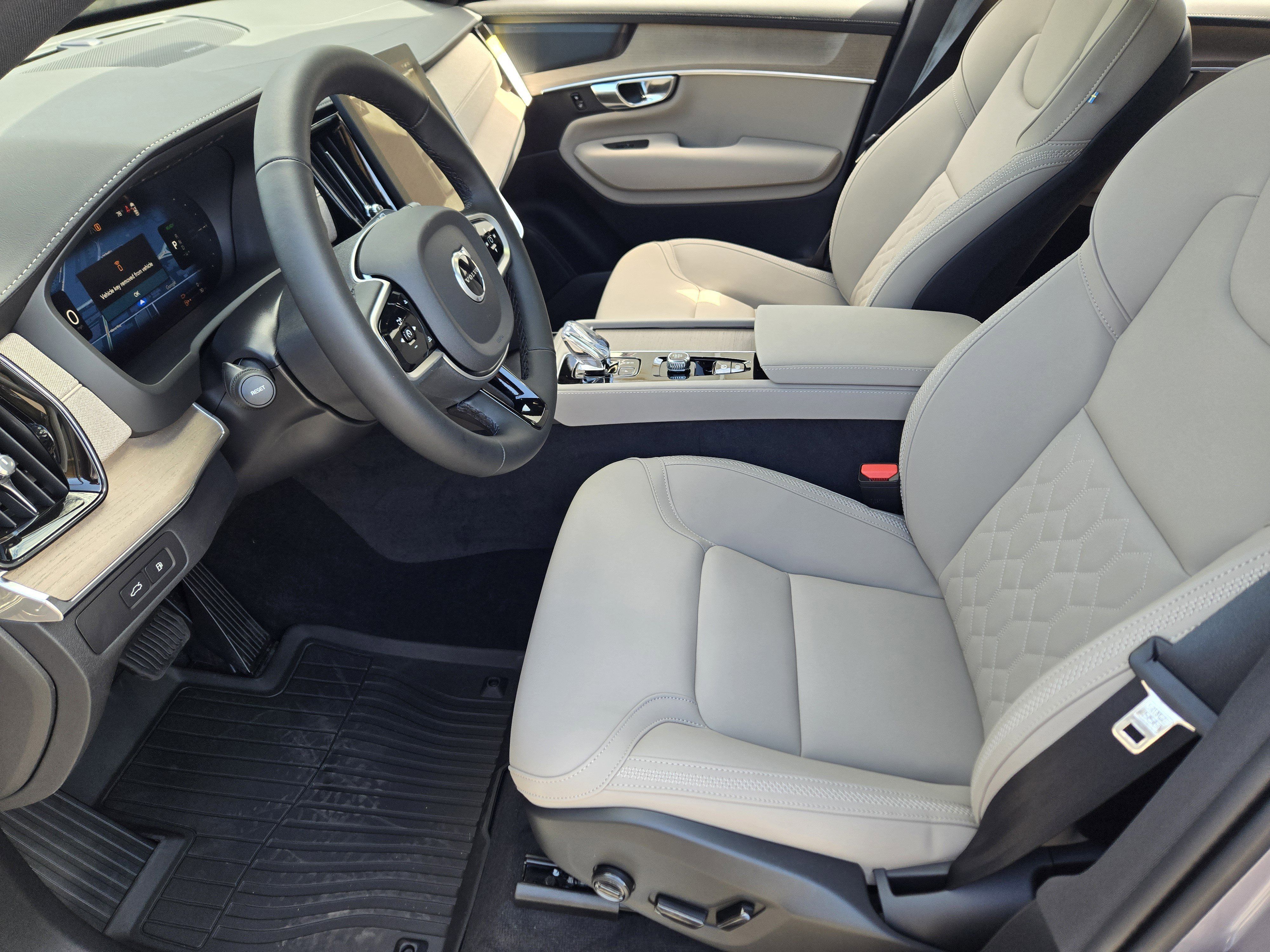 New 2026 Volvo XC90 T8 Plus w/ Protection Package Premier AWD/4WD image 10
