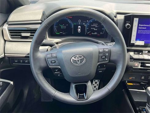 Used 2025 Toyota Camry XSE image 18