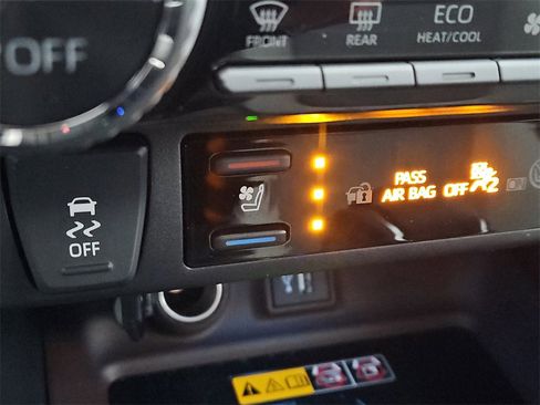 New 2025 Toyota RAV4 Limited image 12