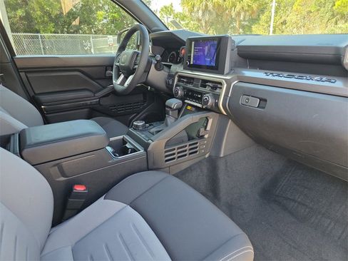 Certified 2025 Toyota Tacoma TRD Off-Road image 13