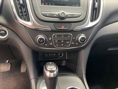 Used 2019 Chevrolet Equinox LT FWD image 32