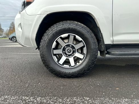 Used 2023 Toyota 4Runner TRD Off-Road Premium AWD/4WD image 17