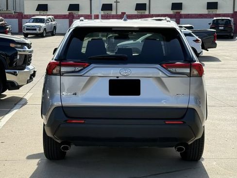 Used 2025 Toyota RAV4 XLE FWD image 5