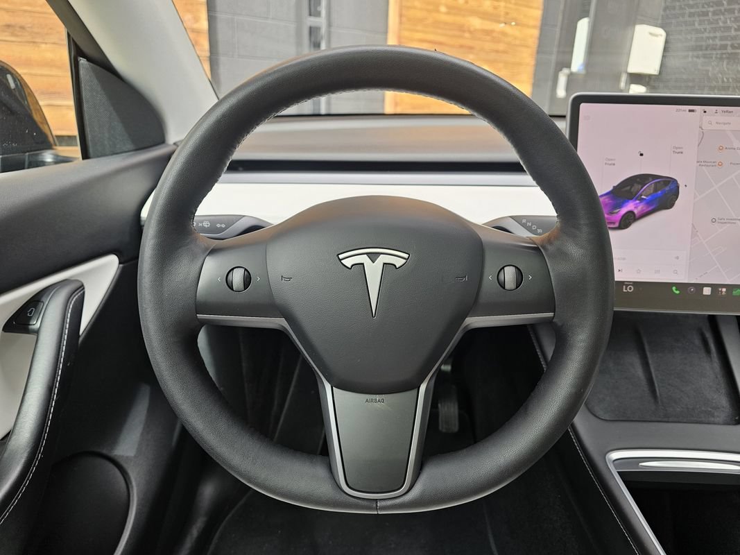 Used 2021 Tesla Model Y Long Range AWD/4WD image 23