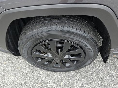 Used 2019 Toyota RAV4 LE image 17