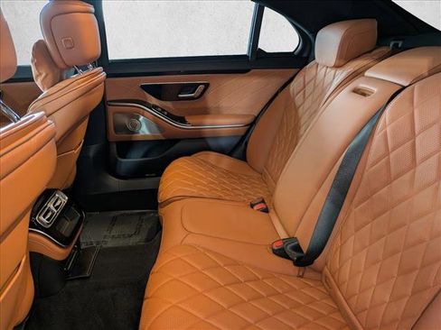 Used 2024 Mercedes-Benz S 580e 4MATIC Sedan image 19