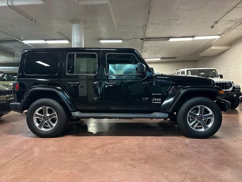 Certified 2022 Jeep Wrangler Unlimited Sahara w/ Cold Weather Group AWD/4WD image 6