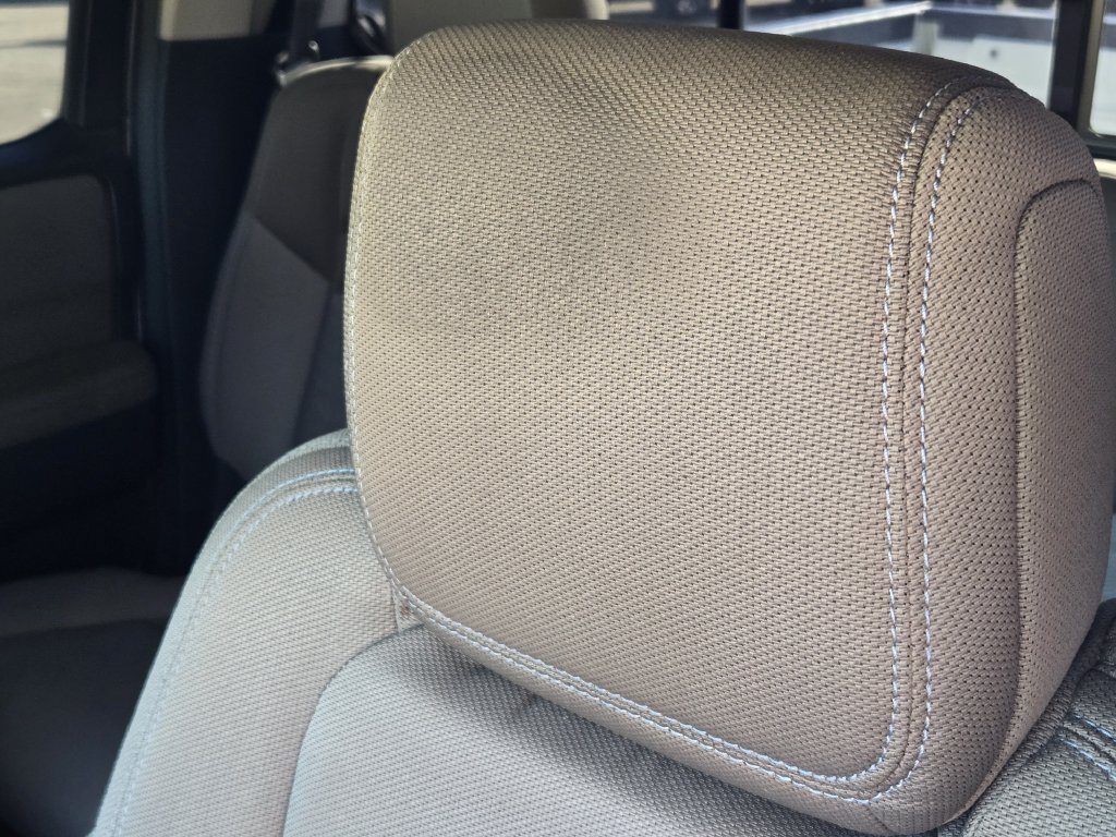 Used 2022 Nissan Frontier SV RWD image 16