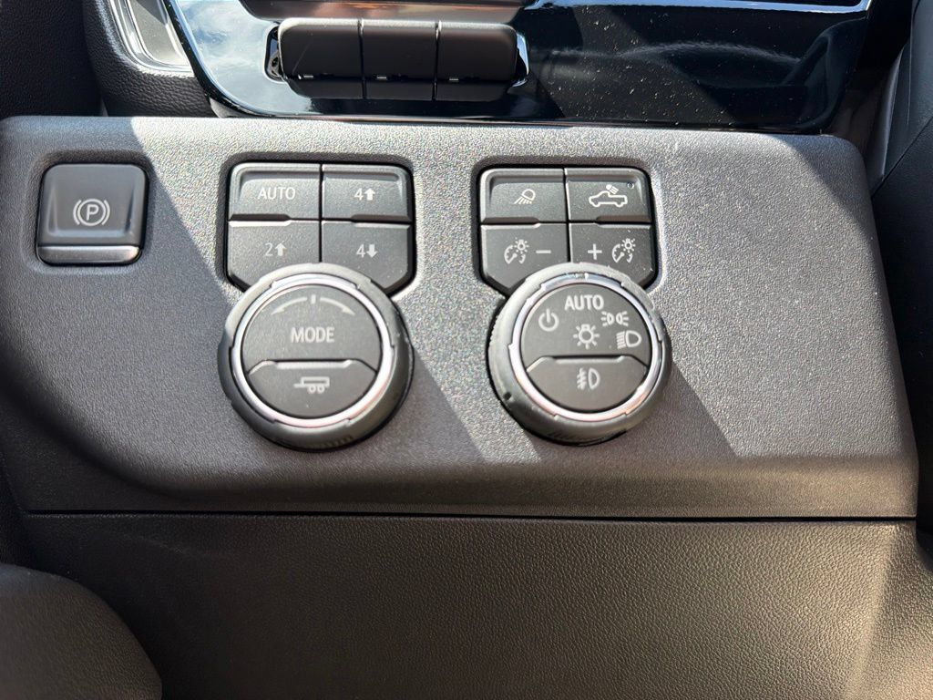 New 2026 Chevrolet Silverado 1500 High Country AWD/4WD image 31