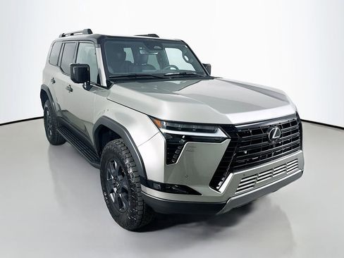 Used 2025 Lexus GX 550 image 7