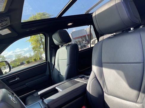 Used 2024 Toyota Sequoia Platinum image 9