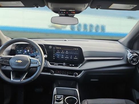 Used 2026 Chevrolet Equinox LT image 15