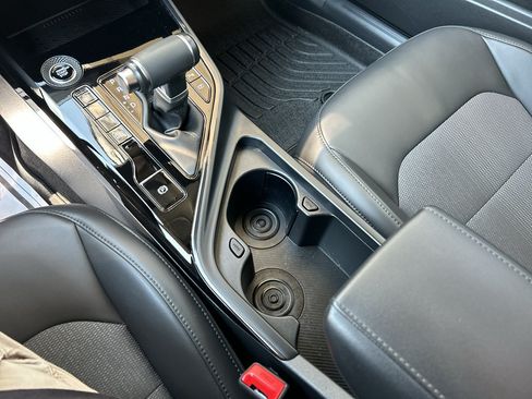 Certified 2025 Kia Niro EX FWD image 25