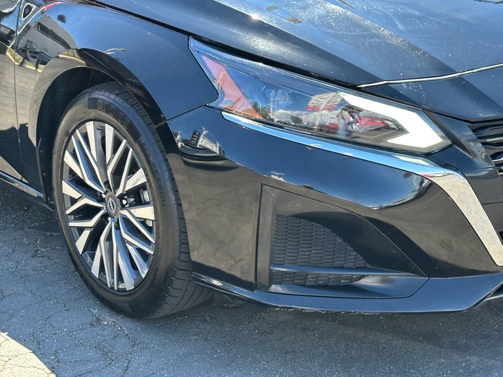 Used 2024 Nissan Altima 2.5 SV FWD image 13