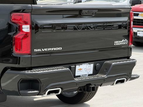 New 2026 Chevrolet Silverado 1500 High Country AWD/4WD image 6