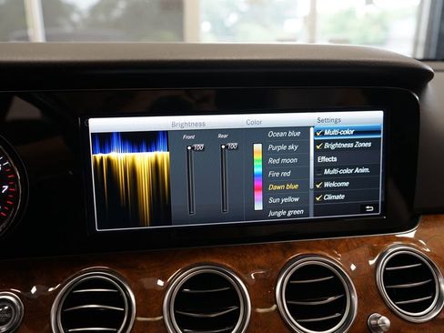 Used 2019 Mercedes-Benz E 300 4MATIC image 41