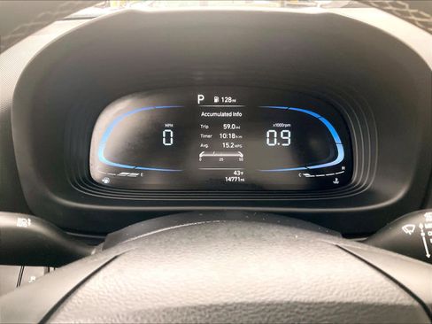 Used 2023 Hyundai Venue Limited image 24