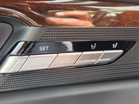 Used 2019 Genesis G90 3.3T Premium RWD image 35