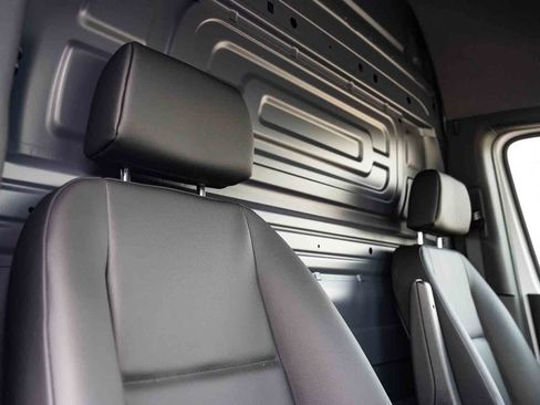Used 2025 Mercedes-Benz Sprinter 2500 image 22
