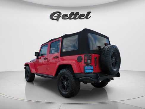 Used 2017 Jeep Wrangler Unlimited Sahara AWD/4WD image 7