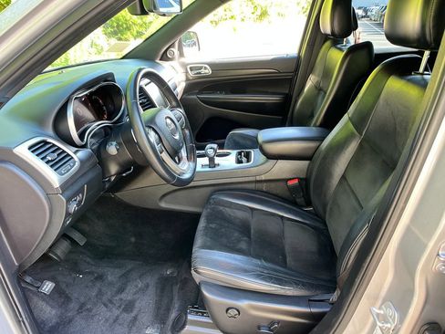 Used 2015 Jeep Grand Cherokee Altitude AWD/4WD image 9