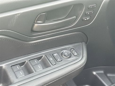 Used 2024 Honda Odyssey EX-L image 17