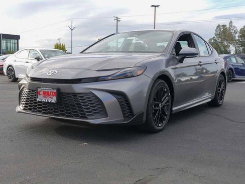 New 2026 Toyota Camry SE image 7